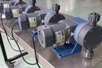 Appliquez à la petite pompe de dosage chimique de débit de diaphragme mécanique liquide corrosif