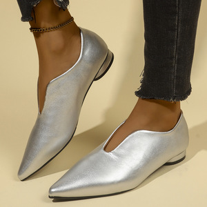 Large Size Pointed Toe Slip-on Women's Low Top Shoes Autumn Retro Temperament V Professional Small Leather Shoes 43 - Product Image 1