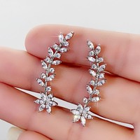 Boucles d'oreilles pour femmes exquises à la mode Accessoires d'oreille d'escalade à la mode avec zircon en pierre principale CZ éblouissant en laiton