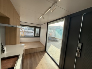 Solution de villégiature écologique : Pod spatial en acier autoportant, alimenté à l'énergie solaire et résistant au feu, suite d'hôtes modulaire étanche, cabane hors réseau - Product Image 6