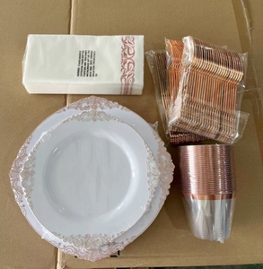 Lot de 175 ensembles de <span class=keywords><strong>vaisselle</strong></span> assiettes blanches avec motif de fleurs d'or pour 25 invités <span class=keywords><strong>vaisselle</strong></span> <span class=keywords><strong>jetable</strong></span> en <span class=keywords><strong>plastique</strong></span> robuste pour la fête - Product Image 6