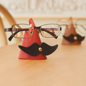 Soporte creativo para gafas de cuero con diseño de bigote, soporte para gafas de oficina, en stock, expositor de gafas para escaparate - Product Image 3