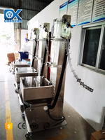 Machine de capsulage pour bouteilles et pots alimentaires, avec serrage par vis et capsule en plastique à bec de canard