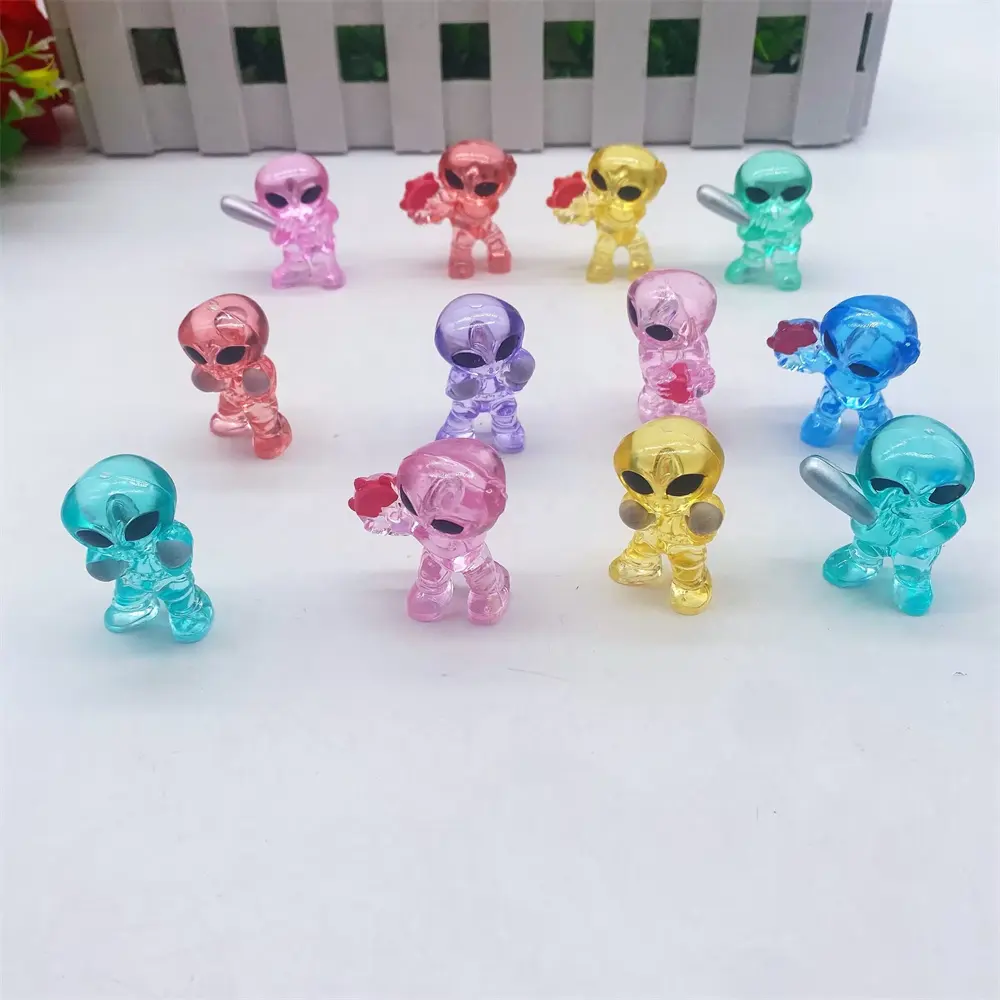 Mainan figur lucu alien Mini pvc mainan bola kapsul permainan luar ruangan anak olahraga untuk hadiah mainan anak-anak