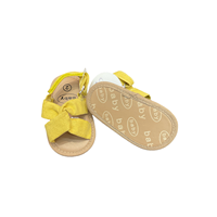 Sable fluorescent 2025 anti-rayures chaussures de plage pour bébé léger respirant Design plat motif floral pour les tenues de vacances en famille