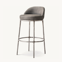 Tabouret de bar pivotant en cuir avec cadre métallique pour intérieur – Offre spéciale