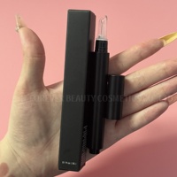 Volumateur de lèvres tendance : Augmentez le volume de vos lèvres avec ce gloss repulpant à l'acide hyaluronique, disponible en marque privée