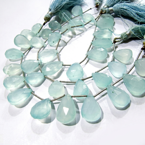 Perles de chalcédoine aqua en forme de poire, taille 10x15mm à 12x16mm, vendues par brins de 8 à 9 pouces - Product Image 1