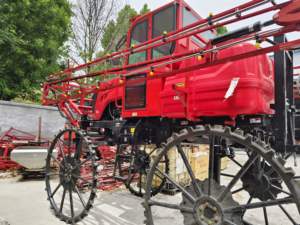 Pulvérisateur d'équipement agricole Pulvérisateur à flèche automotrice Machine de pulvérisation à quatre roues - Product Image 2
