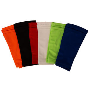 Calcetines de <span class=keywords><strong>espinilleras</strong></span> elásticos transpirables coloridos Protector de pierna de fútbol <span class=keywords><strong>tipo</strong></span> inserción para niños y adultos hechos de nailon cómodo - Product Image 3