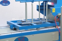 Machine à souder pour treillis en maille d'échelle et treillis de renforcement de briques pour le renforcement des joints de murs en maçonnerie