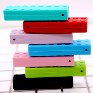 Anneau/<span class=keywords><strong>Collier</strong></span> <span class=keywords><strong>de</strong></span> dentition apaisant en silicone souple sans BPA <span class=keywords><strong>pour</strong></span> bébé, vente en gros ODM/OEM, <span class=keywords><strong>pour</strong></span> <span class=keywords><strong>soulager</strong></span> <span class=keywords><strong>les</strong></span> douleurs <span class=keywords><strong>de</strong></span> dentition du bébé, produit très vendu - Product Image 4