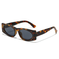 Lunettes de soleil tendance à monture carrée transparente, petit format, style vintage, avec rivets, imprimé léopard, rectangulaires, audacieuses et foncées, populaires
