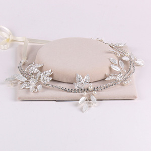 Diadema de Moda <span class=keywords><strong>para</strong></span> Mujer con Hojas Plateadas y Flores de Cristal, Accesorios Nupciales Elegantes, Corona <span class=keywords><strong>para</strong></span> el Cabello, Tocado de Moda - Product Image 4
