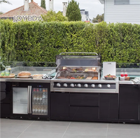 Cuisine modulaire d'extérieur en acier inoxydable et bois avec évier, barbecue et design ignifuge