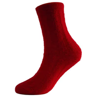 Chaussettes d'hiver douillettes en velours chaud, chaussettes thermiques en polaire corail, chaussettes d'intérieur épaisses et moelleuses, chaussettes thermiques rouges et blanches de Noël