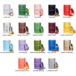Bougie en cire de soja dans une boîte en métal mate, parfum floral romantique aux roses sauvages, cadeau d'anniversaire ou de Saint-Valentin pour elle - Product Image 3