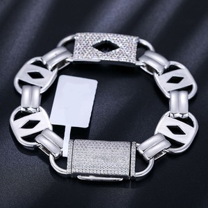 Bracelet Hiphop en Diamant Moissanite le Plus Vendu pour les Amateurs de Mode et les Cadeaux, Disponible à un Prix Abordable - Product Image 1