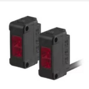 เซ็นเซอร์โฟโตอิเล็กทริค Keyence PZ-G51P แบบ PNP Output สายสี่เหลี่ยม - Product Image 1