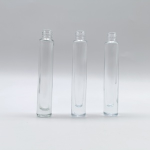 Vente directe d'usine, flacons de <span class=keywords><strong>parfum</strong></span> <span class=keywords><strong>en</strong></span> verre Xinli de 10 ml, forme stiletto ronde, avec bouchon à couronne, estampage à chaud, origine Shandong - Product Image 2