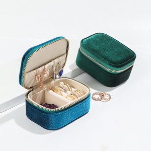 Cheap Jewelry Packaging Mini Portable Ring Pendant Bracelet Velvet Travel Jewelry Box with Zipper Close
