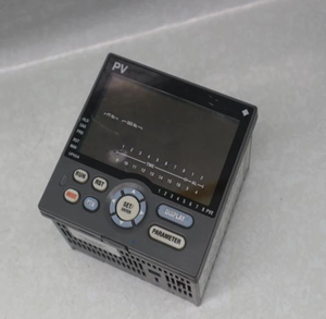 Contrôleur de température programmable UP55A-001-11-00 100-240VAC 18VA pour cycle thermique et contrôle par lots - Product Image 4