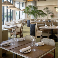 Ensemble de mobilier de restaurant commercial en gros : chaise de salle à manger en bois et banquette rembourrée marron