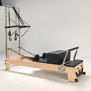 Tour de réforme en bois avec 8 ressorts, barre de descente, studio clinique avec tour de réforme, demi-trapèze - Product Image 2