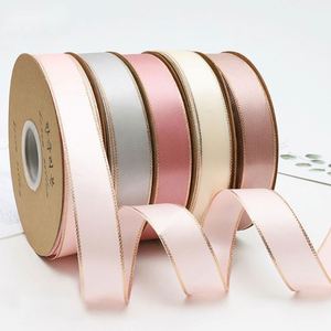 Ruban en satin double face de 25 mm (1 pouce) couleur unie avec bord doré pour l'emballage de boîtes cadeaux - Product Image 1