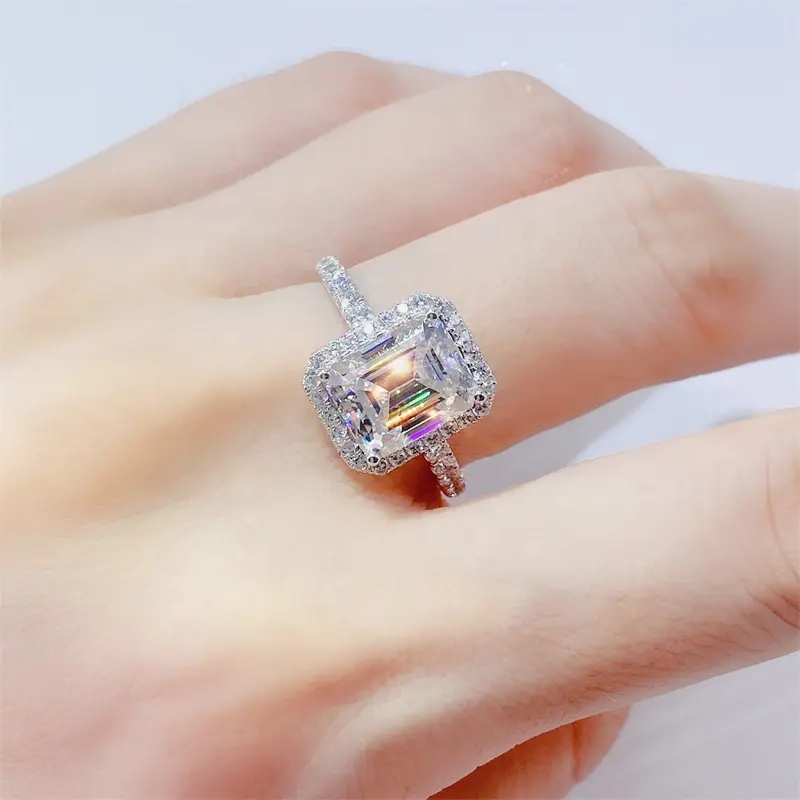 Goedkoopste Prijs Griffenzetting Wit D Kleur 3 Karaat Emerald Cut 925 Sterling Zilver Moissanite Ring