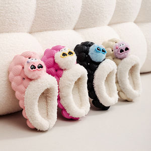 OLICOM Designer Nouvelles Chaussures de <span class=keywords><strong>Jardin</strong></span> pour Femmes en EVA Fourrure Chaude à l'Intérieur Maison Extérieur Semelle Épaisse Couleur Unie <span class=keywords><strong>Sabots</strong></span> d'Hiver pour Femmes en Gros - Product Image 1