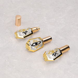 10ML <b>Perfume</b> Subpackage <b>Bottle</b> High-End Portable <b>Sample</b> Spray <b>Bottle</b> Exquisite Empty Glass Press <b>Bottle</b> - Product Image 4