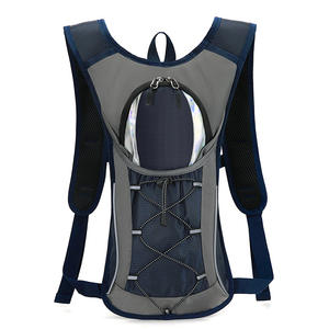 Sac à dos de cyclisme multifonctionnel léger pour l'extérieur, sac de randonnée en nylon imperméable avec plusieurs poches pour le VTT - Product Image 3