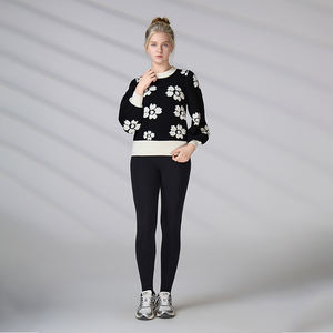 Pull tricoté personnalisé à motif floral anti-plis pour femme, idéal pour l'hiver – Fabricant de tricots - Product Image 4