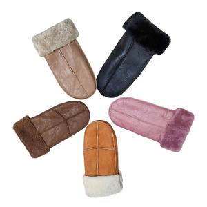 Wholesale 2025 Fashion Winter <b>Gloves</b> Custom Fur Mittens Genuine Sheepskin Leather <b>Gloves</b> Sheep <b>Wool</b> Lining Hand Warm Mitten - Product Image 5