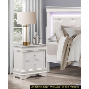 Comodino dal Design Tradizionale con 2 Cassetti, Finitura Bianca Effetto Coccodrillo in Finto Cuoio, Arredamento Camera da Letto in Legno - Product Image 1