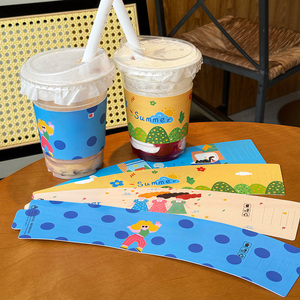 Mangas de taza de aislamiento de papel de una sola capa Impresión personalizada para papel desechable Taza de café de plástico Mangas de taza de café frío y caliente - Product Image 3