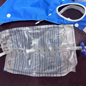 Colector de orina de plástico médico antifugas, un dispositivo de recolección de orina para pacientes paralizados, y una bolsa de recolección de orina para - Product Image 2