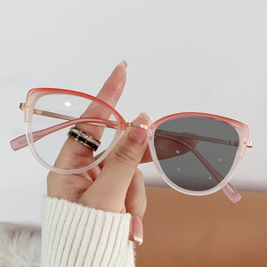 Montature per Occhiali Cat Eye, Occhiali di Lusso in Metallo con Protezione dalla Luce Blu, Montatura Ottica per Computer e Lettura, Occhiali Fotocromatici per Donne - Product Image 2