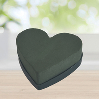 Mousse florale humide en forme de cœur (mini cœur) 13cm x 9.5cm x 4cm