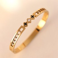 Bracelet écologique pour femme, plaqué or, motif trèfle à quatre feuilles, surface miroir dorée, style européen et américain