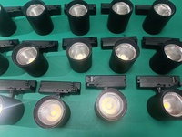 Éclairage commercial LED, projecteur sur rail à focalisation réglable, haute qualité, 30W COB LED, application intérieure