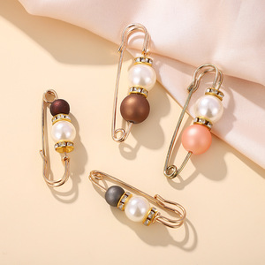 Broche de perlas de imitación con cuentas de cristal para mujer, accesorio decorativo de moda para uso diario - Product Image 2