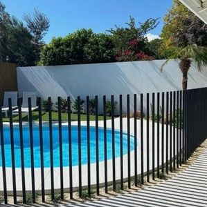 Clôture de <span class=keywords><strong>piscine</strong></span> en métal blanc Pvcminum 3D Vermetal Blade Bunnings, clôture de jardin en acier, design moderne, facile à assembler, extérieur - Product Image 3