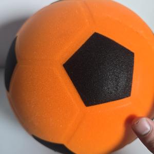 Ballon de football silencieux en mousse PU souple pour l'entraînement en salle des enfants, commandes OEM en gros - Product Image 5