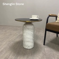 Table d'appoint ronde sur mesure avec base en marbre moderne et plateau en verre trempé, meuble d'appoint pour chambre, hôtel, projets d'aménagement intérieur résidentiel