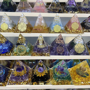 卸売 レジン ピラミッド 水晶 オルゴナイト ピラミッド 七つのチャクラ 精神の癒し インテリア装飾用 - Product Image 2
