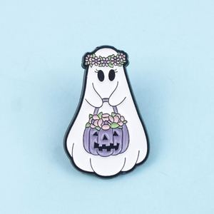 Broches personnalisées en métal de zinc imprimées, motifs fantômes et animaux d'Halloween, idéales comme cadeau pour les amis lors de voyages - Product Image 6