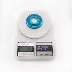 Cache-trou décoratif mural en acier inoxydable poli de style moderne avec installation facile - Product Image 4