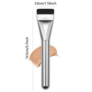 Elegante Juego de Brochas de Maquillaje Profesional de 3 Piezas con Cerdas Sintéticas Planas y Mango Metálico para Aplicación de Colorete en las Mejillas - Product Image 6